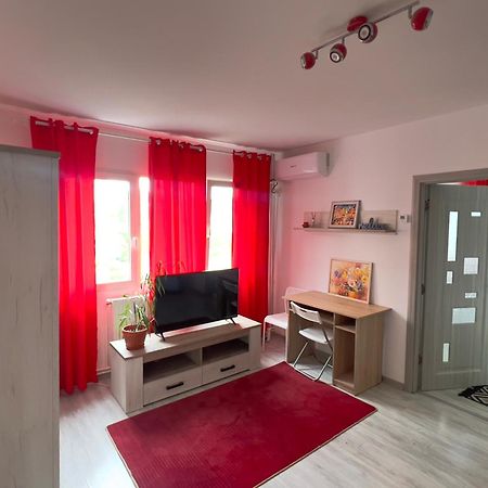 3 Rooms Apartment Airy & Bright Palas Style Jászvásár Kültér fotó