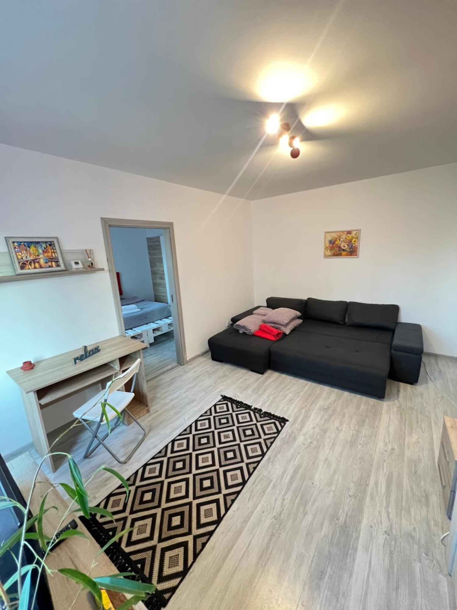 3 Rooms Apartment Airy & Bright Palas Style Jászvásár Kültér fotó